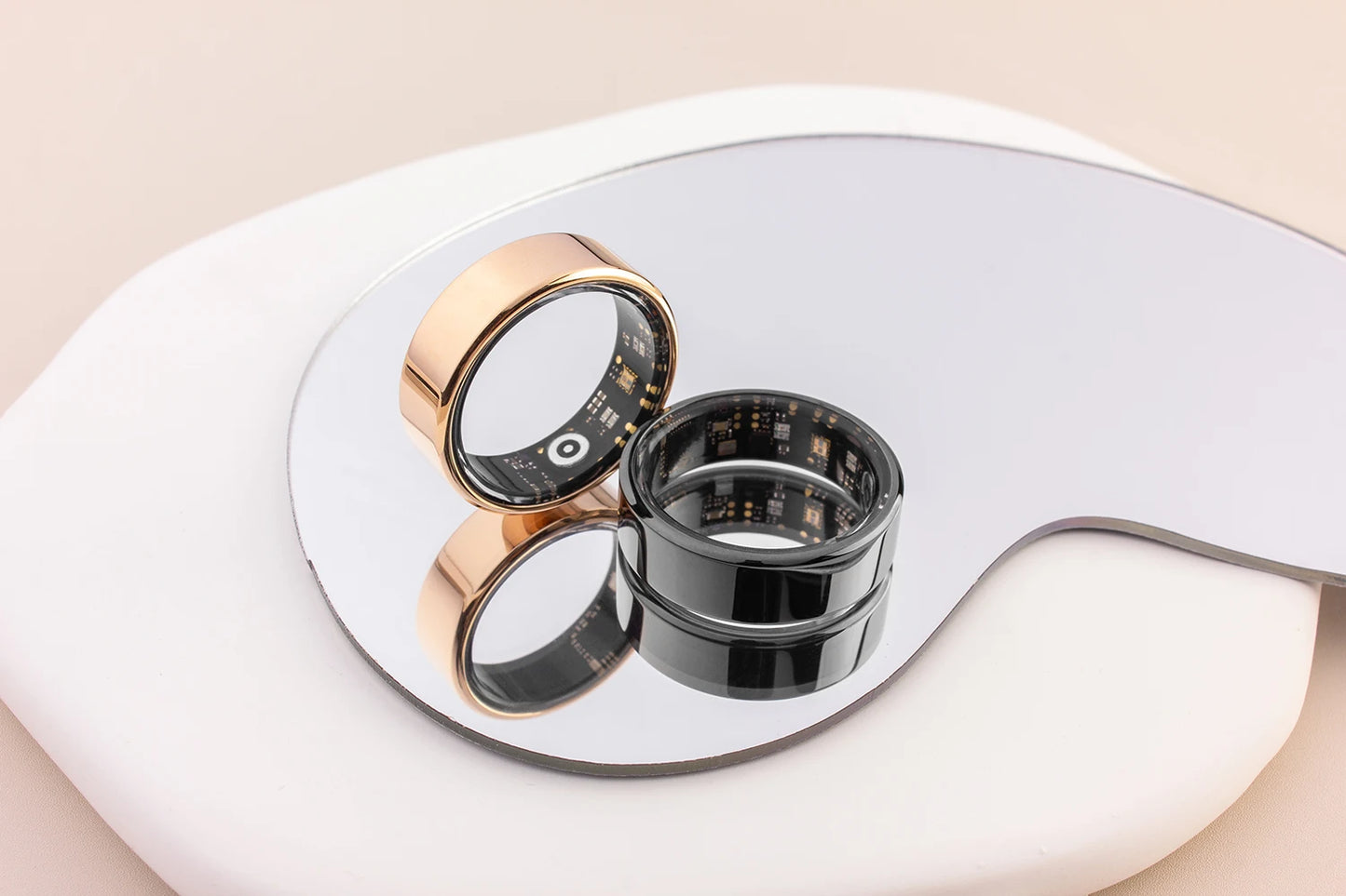 COLMI R02 Smart Ring – Titanium Slim, Slimmer, Slimst!
Ontdek de perfecte combinatie van stijl, technologie en gezondheid met de COLMI R02 Smart Ring.
Gemaakt van militair-grade titaniumstaal, biedt deze slimme ring duurzaa